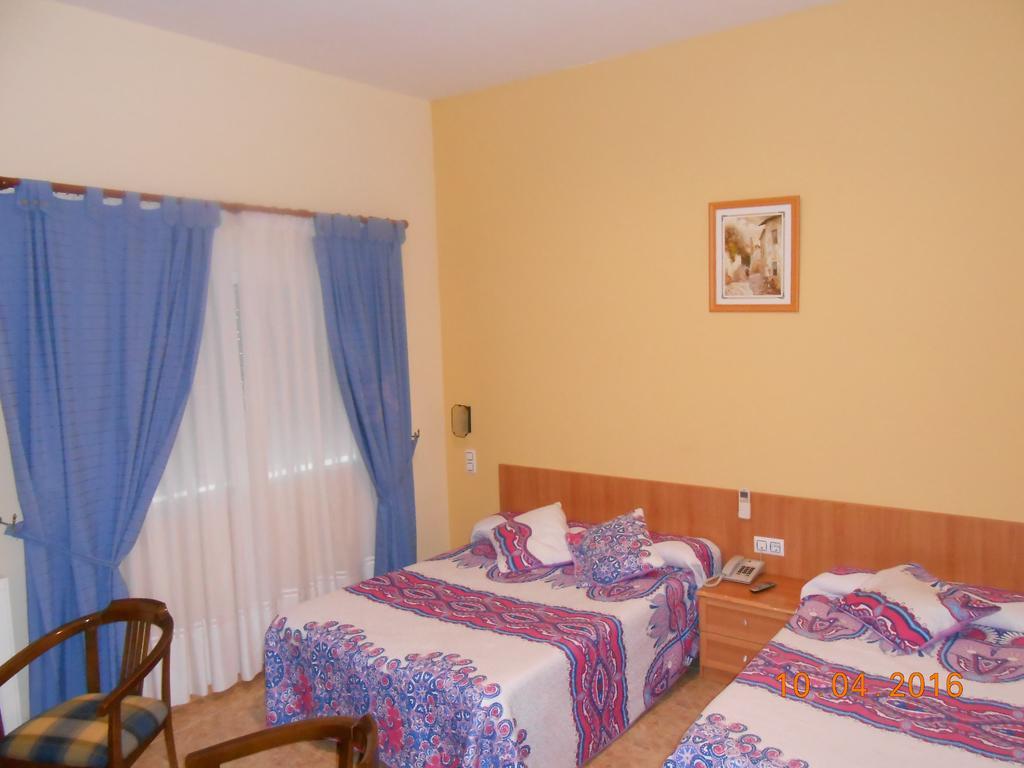 Apartahotel Los Hermanos Ocaña Buitenkant foto