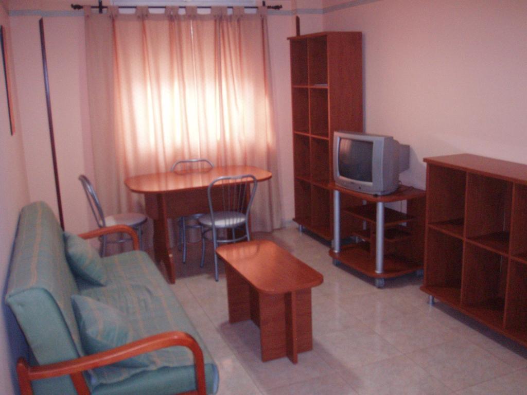 Apartahotel Los Hermanos Ocaña Buitenkant foto